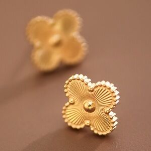 18K Gold Clover Stud Earrings (2004)